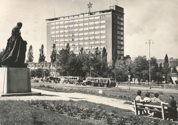 Baťův mrakodrap, historické foto.