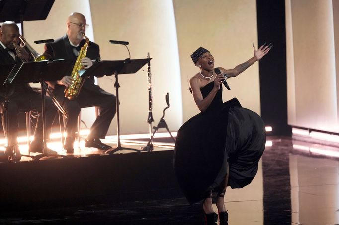 Cynthia Erivo zazpívala píseň In Other Words.