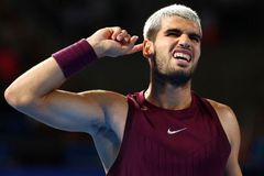 Přestaňte scrollovat, všeho nechte, to je snad ilegální. Svět sportu šílí z Alcaraze