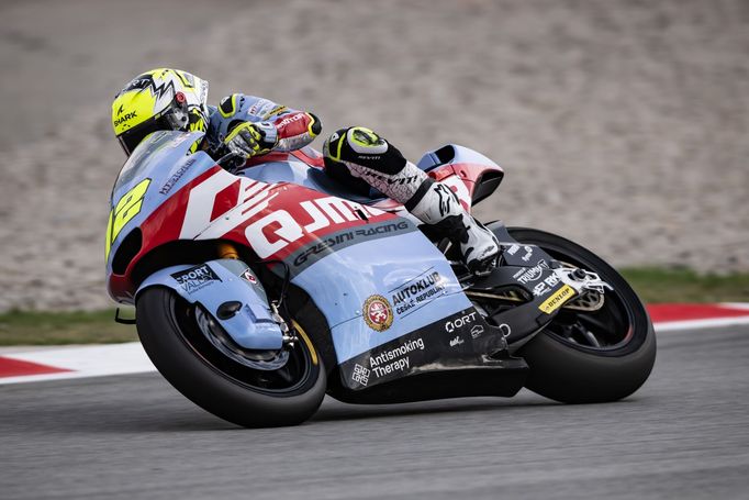 Filip Salač na motocyklu Moto2 týmu Gresini Racing při VC Katalánska 2023