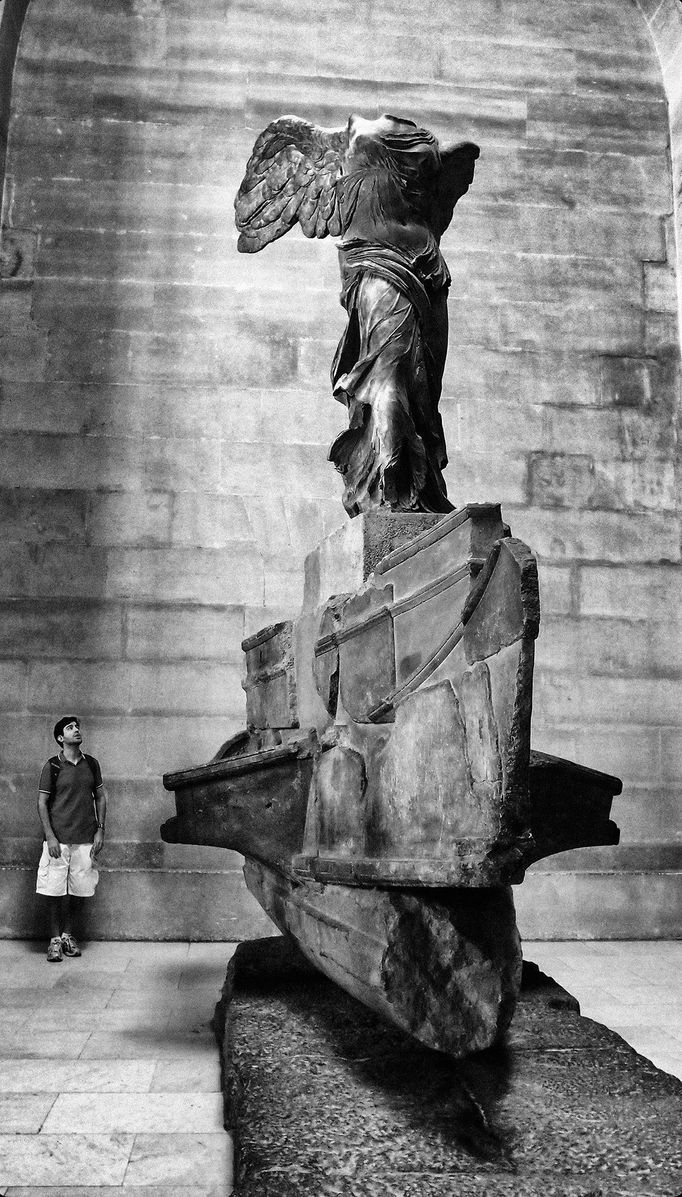 Louvre a turisté