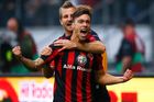 Kadlecův vítězný gól za Frankfurt zastínily potyčky fanoušků