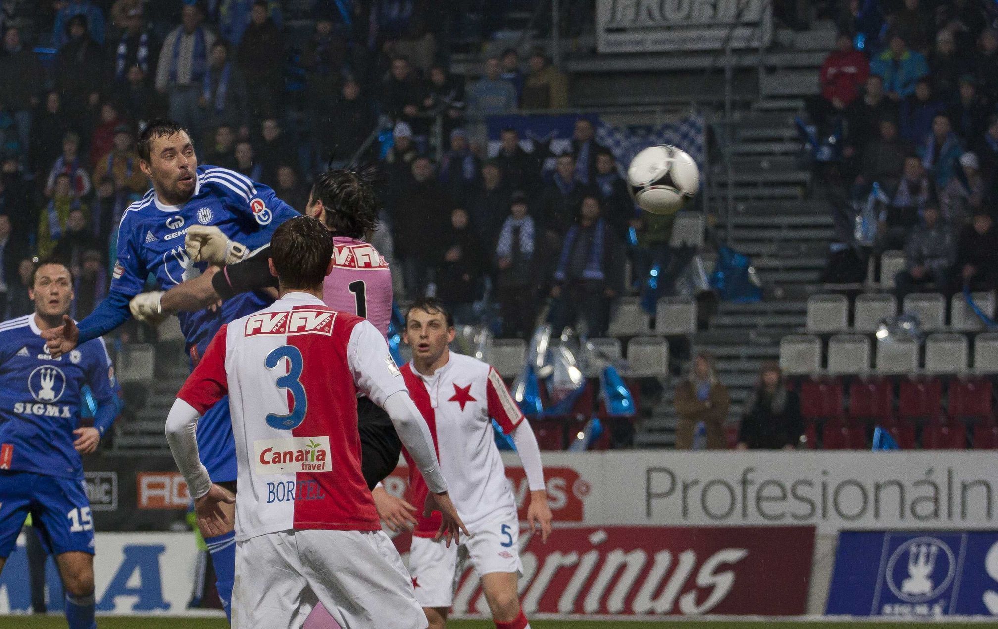 Fotbal, Gambrinus liga, Olomouc - Slavia: Michal Ordoš dává gól