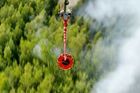 Sibiřskou tajgu pomáhají hasit letouny a vrtulníky