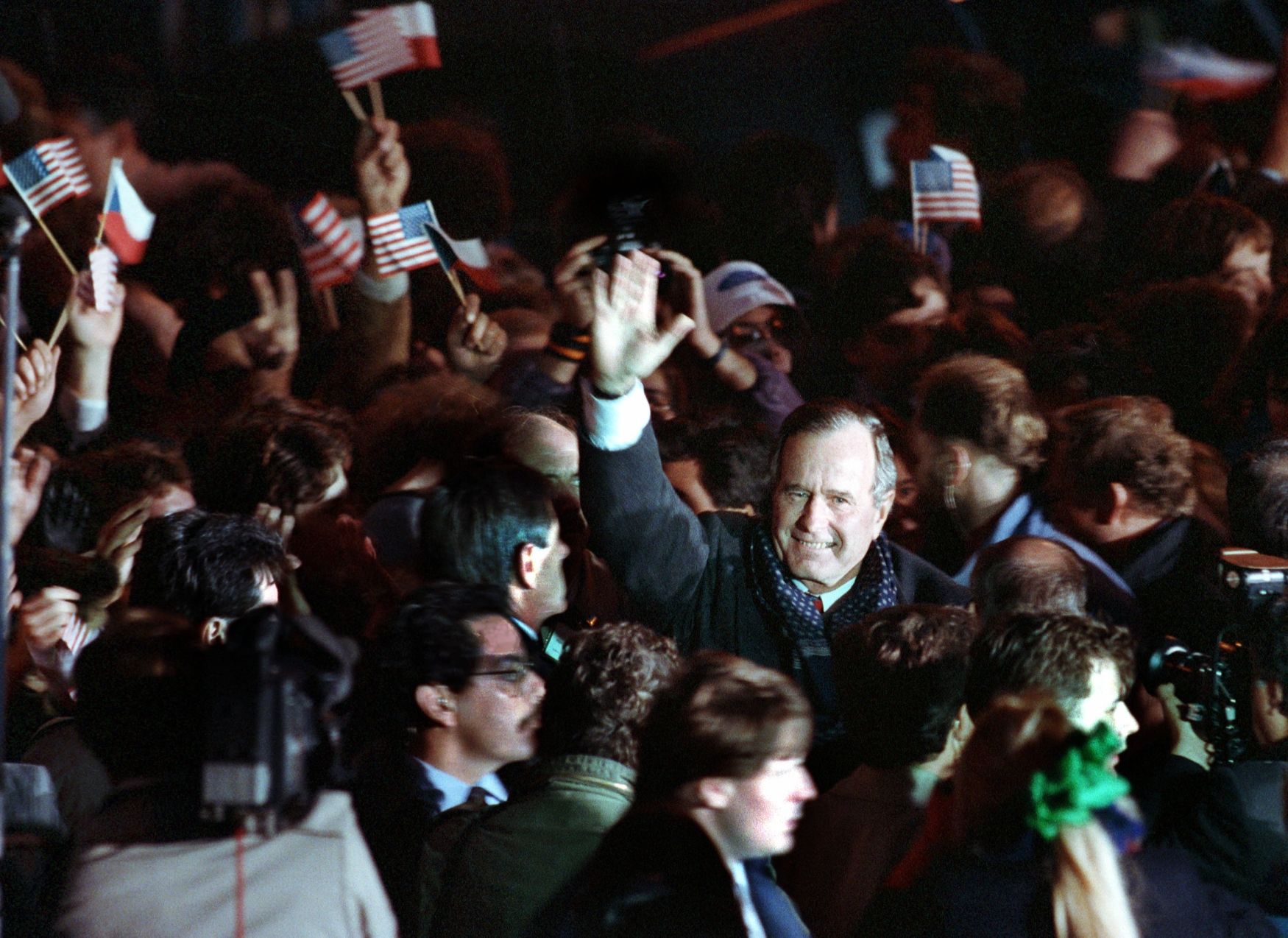George Bush st. v Praze, 17. listopad 1990