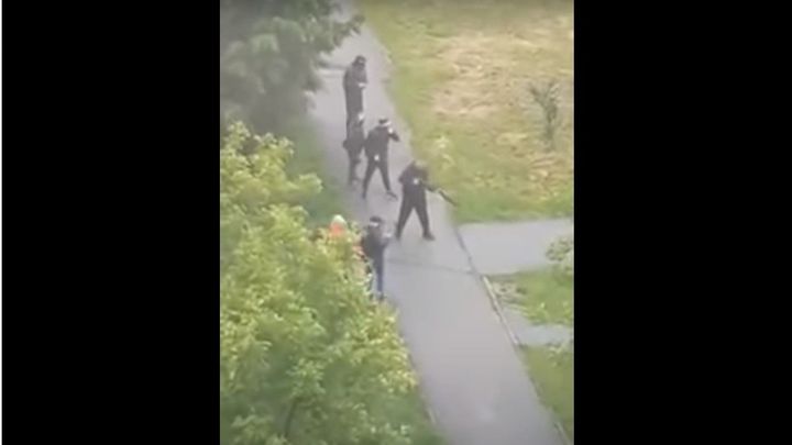 Video: Drsné vyřizování účtů. U Kyjeva po sobě střílelo sto taxikářů