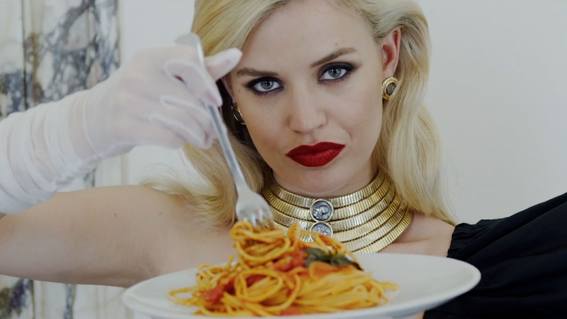 будь леди говорили они на русском. Be a lady they. Be a lady they. они говорят будь леди текст. To be a lady.