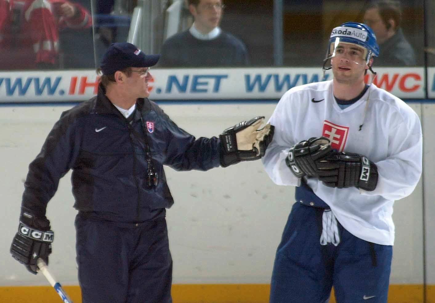Trenér Ján Filc a Miroslav Hlinka na MS v hokeji 2001