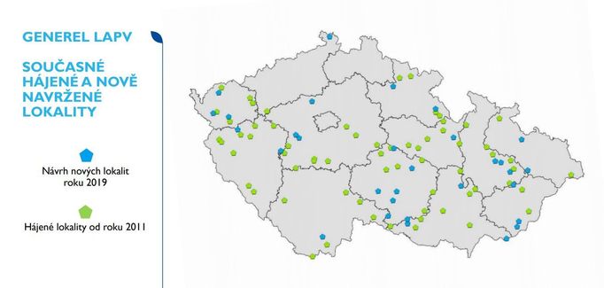 Současné hájené (zelená barva) a nově navržené (modrá barva) lokality.