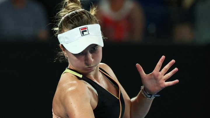 Krejčíková je v Abú Zabí po skreči rivalky ve čtvrtfinále, Plíšková soupeřku smetla; Zdroj foto: Reuters