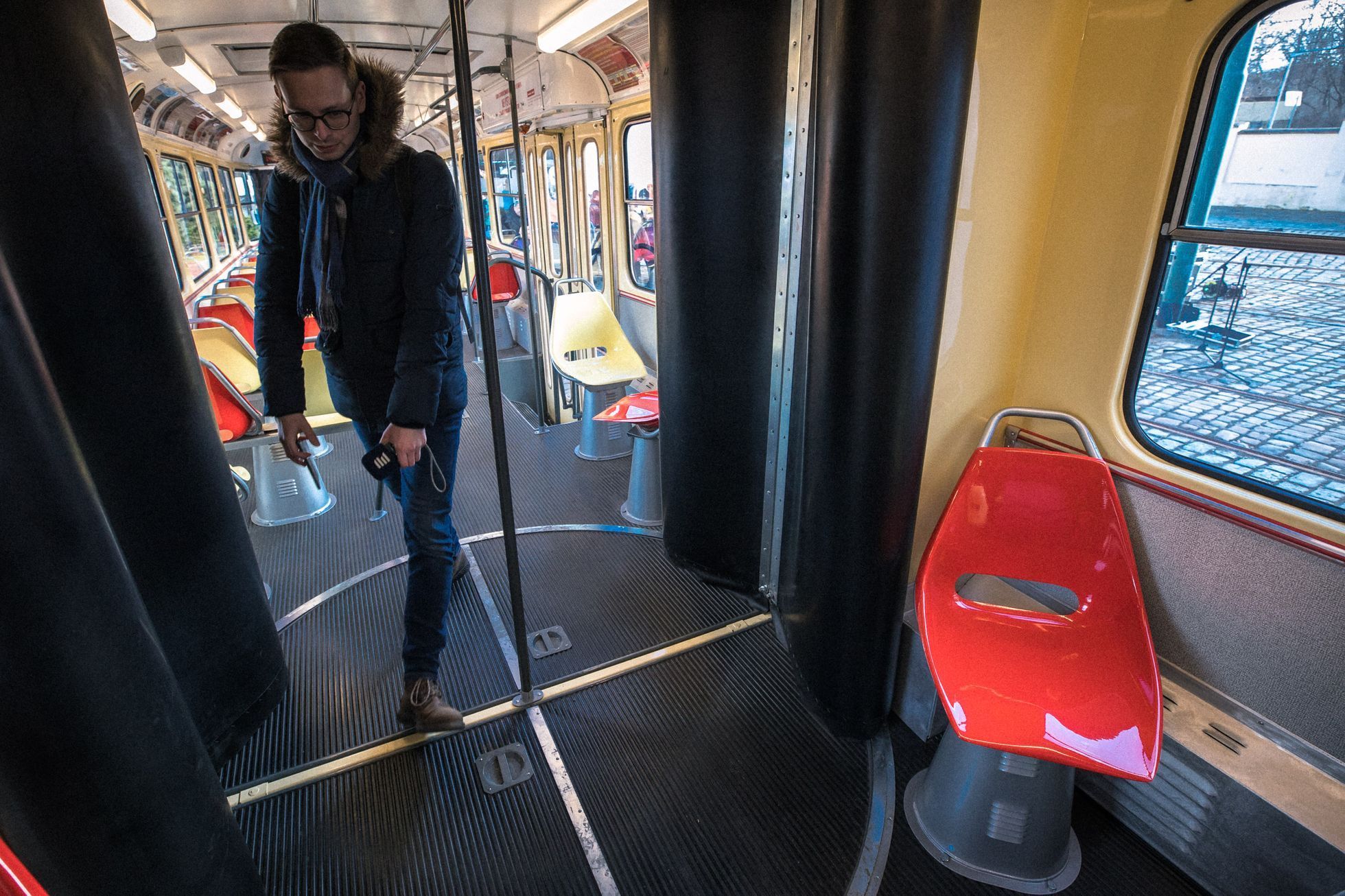 Slavnostní představení první tramvaje K2 (ev. č. 7000) v pravidelném provozu v Praze