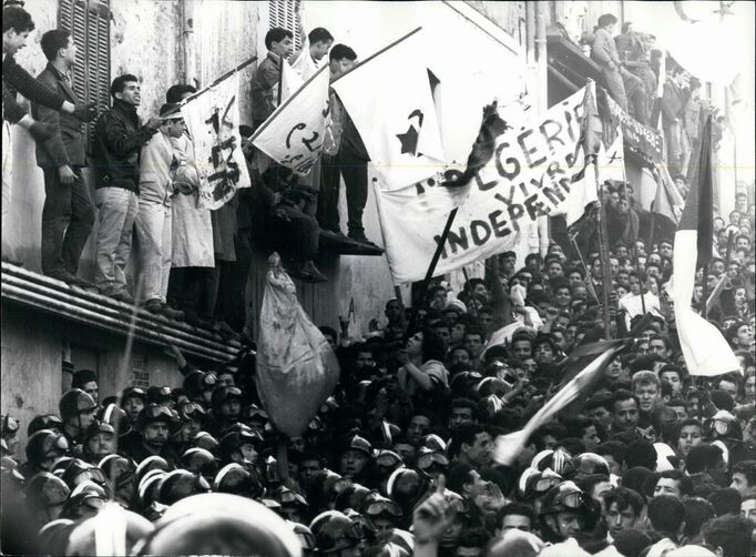 Připomínka alžírské války za nezávislost, Egypt, rok 1974.