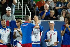 Skvělý Lehečka vyděsil Američany, Menšík poté zaváhal. Češi vzdorují favoritům