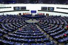 Protikorupční razie v Evropském parlamentu. Policie zadržela i místopředsedkyni