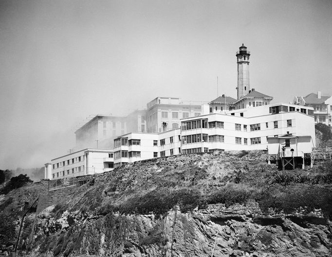 Věznice Alcatraz. Pohled z východu ostrova. Rok 1945