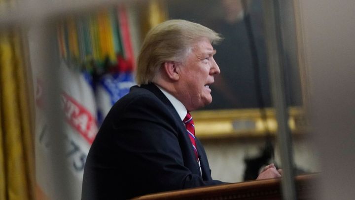 Trump i opozice v zákopech: Amerikou hýbe boj o voliče. Kdo ponese vinu za shutdown?