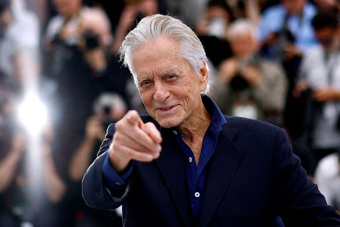 Michael Douglas na festivalu v Cannes.