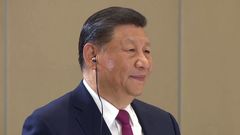 „Vztahy Ruska a Číny jsou rovnocenné,“ tvrdil Putin. Si Ťin-pching se přitom jen usmíval.