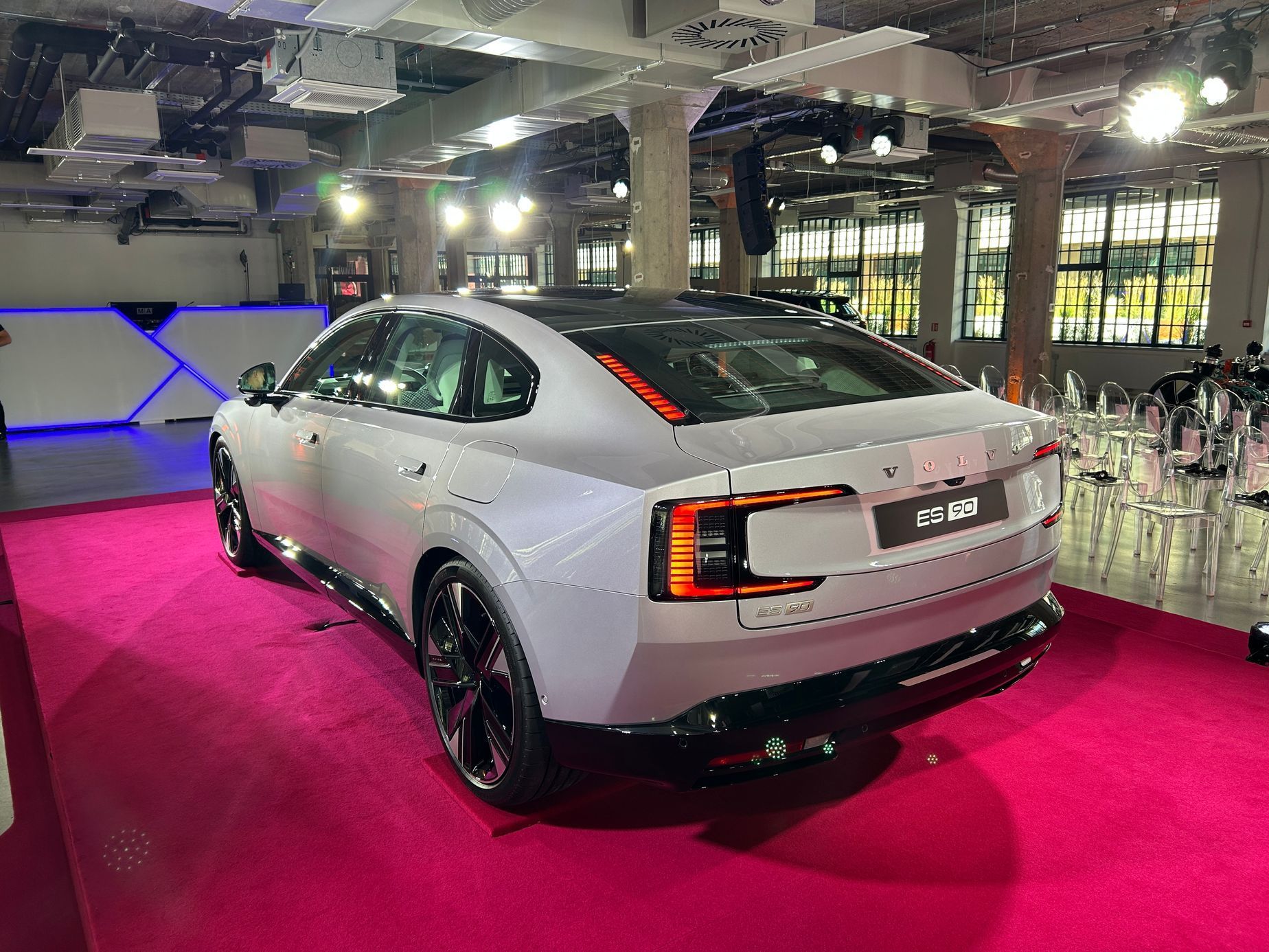 Volvo ES90