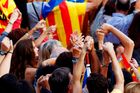 Stovky tisíc Katalánců chtějí projevit svůj postoj. Od velkolepé manifestace si toho Katalánci hodně slibují.