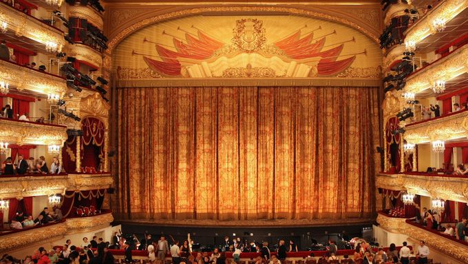 Bolšoj těatr neboli Velké divadlo v Moskvě existuje od roku 1776, má činoherní, operní a baletní soubor.