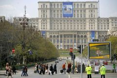 20 let po popravě je Ceaušesku lákadlem pro turisty