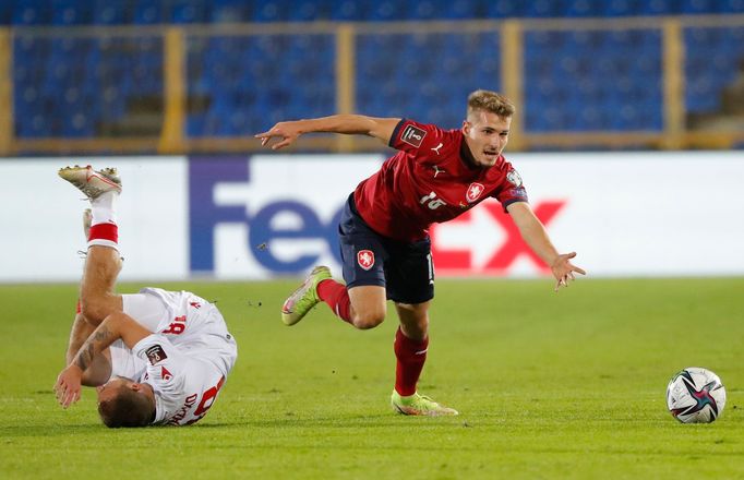 Pavel Seďko a Michal Sadílek v zápase skupiny E kvalifikace MS Bělorusko - Česko