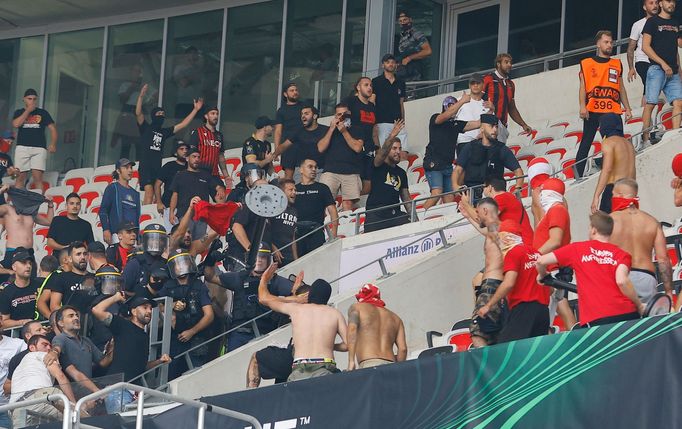 Soccer Football - Europa Conference League - Group D - OGC Nice v Cologne - Allianz Riviera, Nice, France - September 8, 2022 Fans clash before the match REUTERS/Eric Gai