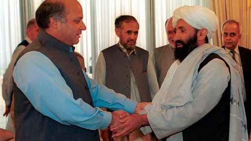 Hasan Achund (vpravo) se stal novým premiérem Talibánu.