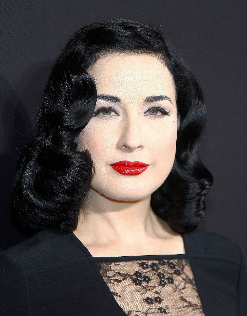 červená rtěnka, žena