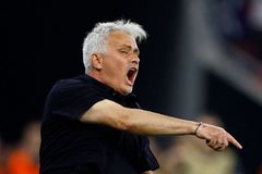 Mourinho se stavil za Trpišovským a děkoval mu. Slavii litoval i pochválil