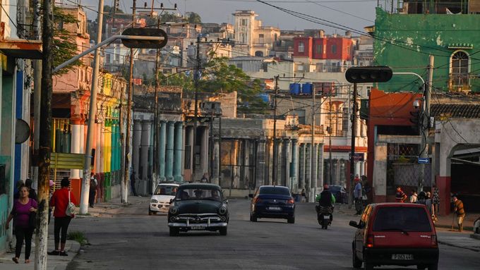 Část karibského ostrova včetně metropole Havany (na snímku) byla bez proudu několik hodin; 3. prosince 2025.