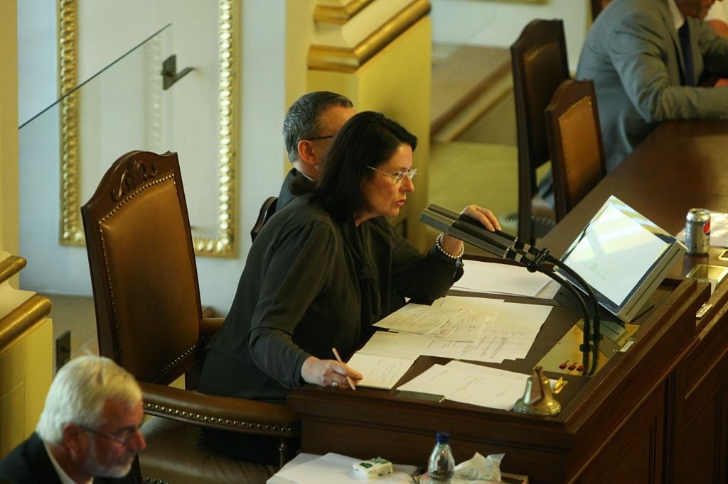 Jednání o rozpuštění sněmovny