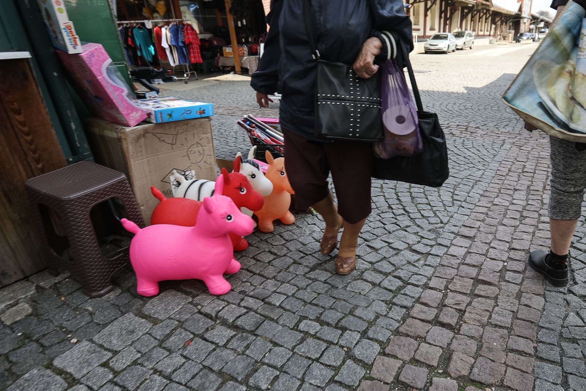 Vyklízení stánků na Holešovické tržnici, duben 2019