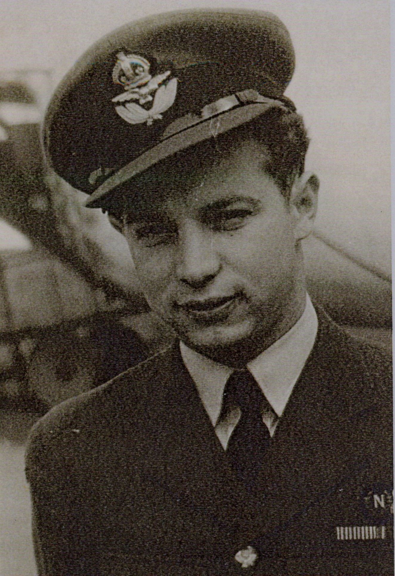 Letec RAF Petr Arton