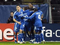 Chelsea slaví gól Didiera Drogby do sítě Trondheimu.
