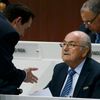 Sepp Blatter se svým právníkem na kongresu FIFA 2015