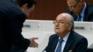 Sepp Blatter se svým právníkem na kongresu FIFA 2015