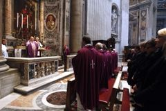 Na zádušní mši za Havla přišlo do Vatikánu sto lidí