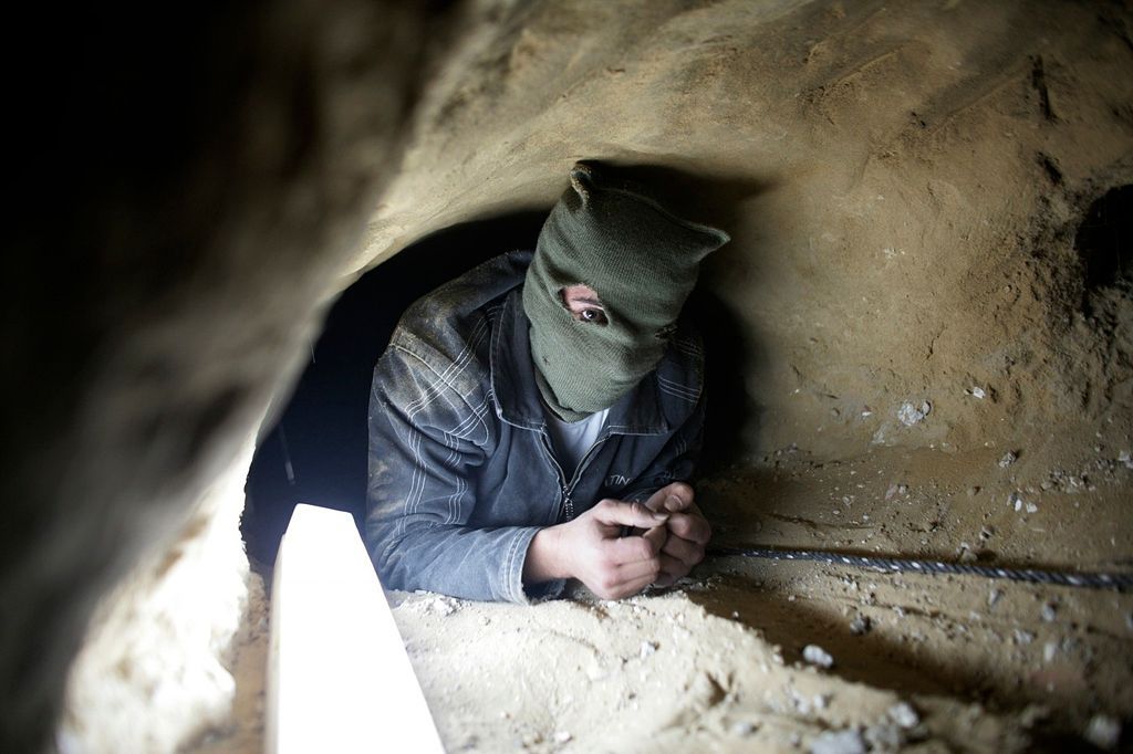 Fotogalerie: Tuneláři v Gaze pašují kde co. Podívejte se. / Ne pro články!