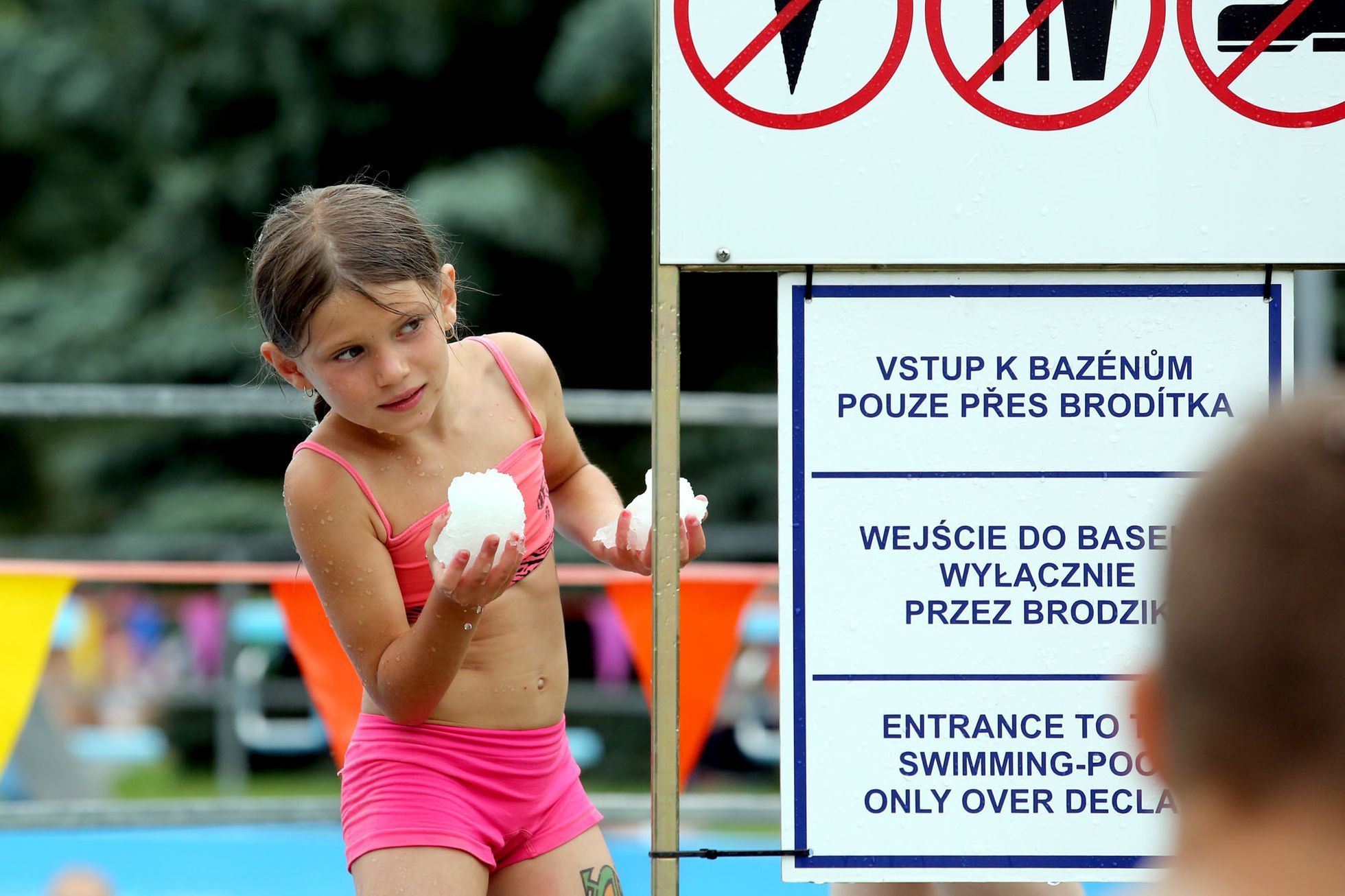 Sněhová bitva v parném létě