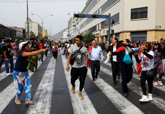 Protesty v Peru.