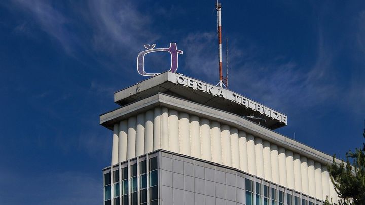 Televizní a rozhlasový poplatek se od roku 2025 zvedne, rozšíří se i počet plátců