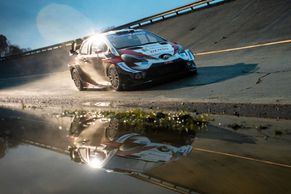 Emoce pod úhlem 30 stupňů, bláto a sníh. Tak se v Monze bojovalo o titul