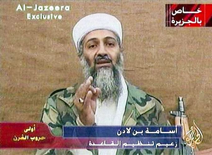 Vůdce teroristické skupiny Al Kaida Usama bin Ladin v katarské televizi Al Jazeera. Snímek z roku 1998.