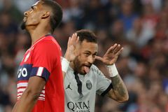 Pařížané rozstříleli Lille 7:1. Mbappé má rekord a hattrick, opět řádil Neymar