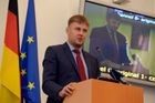 Petříček uhasil další spor se Zemanem, ministerstvo zruší seznam "důležitých" ambasád