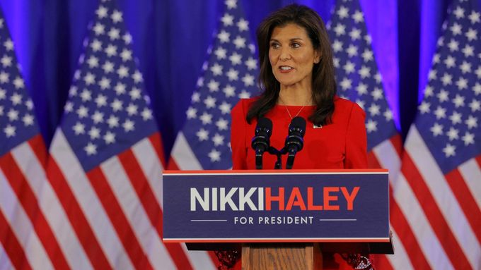 Uchazečka o republikánskou nominaci na prezidentku USA Nikki Haleyová oznamuje konec kampaně.