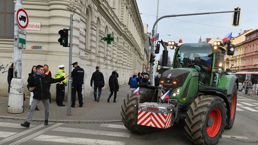 Protestní jízda zemědělců s těžkou technikou proti agrární politice Evropské unie, 22. února 2024, Brno.
