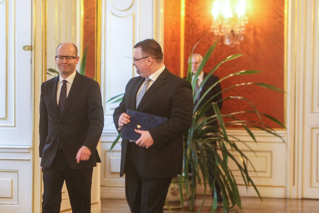 Miloš Zeman jmenuje Bohuslava Sobotku premiérem